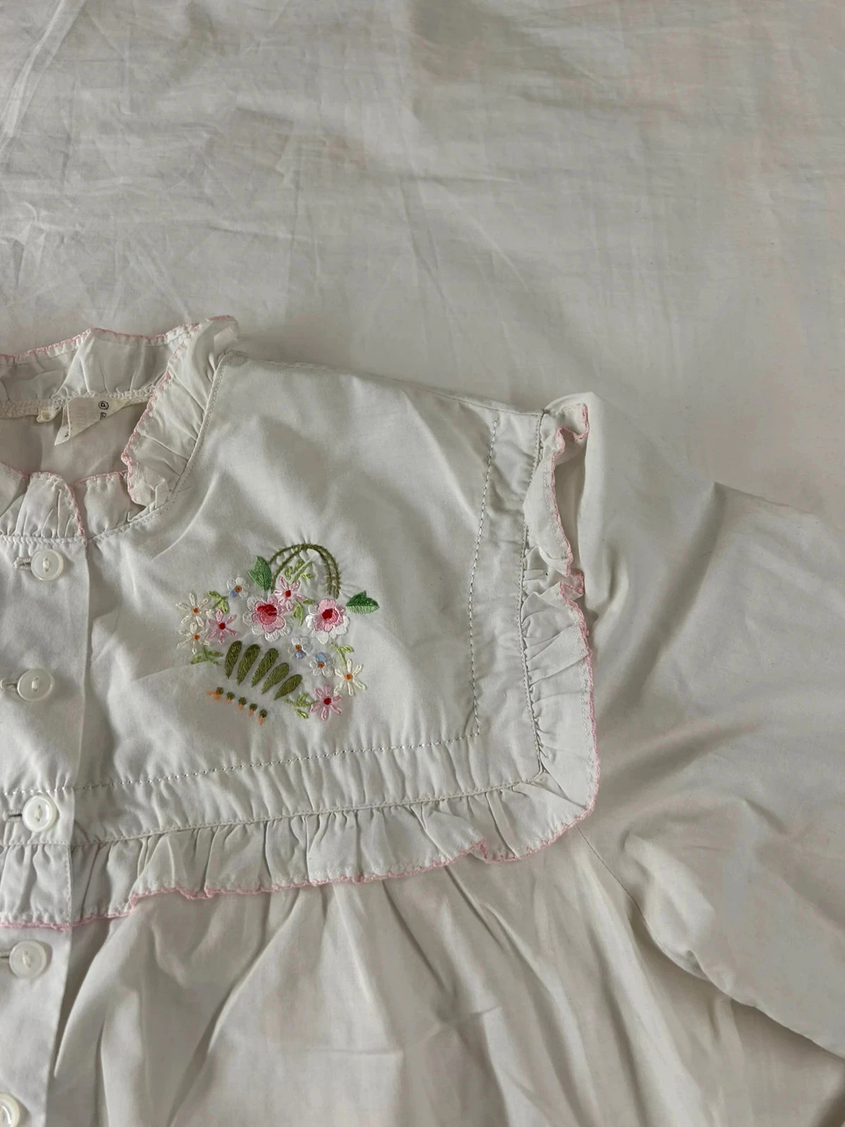 White dress with vintage patterns – photo 7